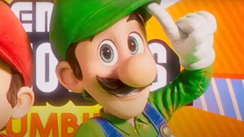 Luigi Ignores Couple's Engagement at Super Nintendo World Theme Park